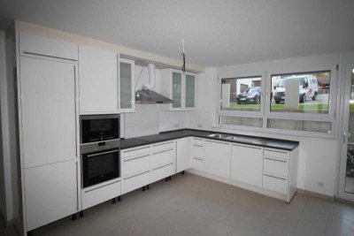 **Top** Hochwertige Barrierefreie 4 ZW EG mit offener EBK, Terrasse, TG- und Aussenstellplatz