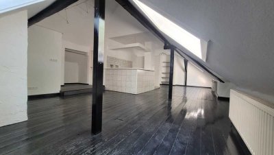 Attraktive und vollständig renovierte 2-Zimmer-Dachgeschosswohnung in Iserlohn