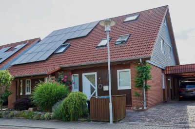 Attraktive Doppelhaushälfte mit ausgebautem Dachgeschoss am Hageberg