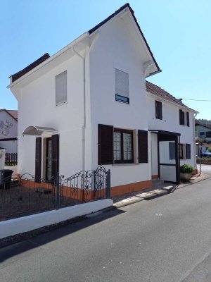 Schönes 4-Zimmer-Einfamilienhaus mit gehobener Innenausstattung in Rod an der Weil.
