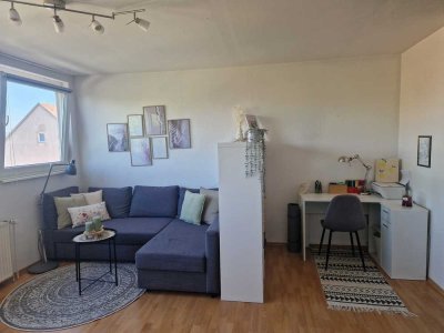 Hübsche Dachgeschoßwohnung in modernen MFH
