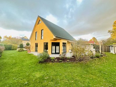 Charmantes Einfamilienhaus mit gepflegtem Garten in attraktiver Top-Lage!