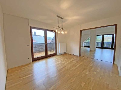 6884 - Helle und Modernisierte 4,5-Zimmerwohnung mit 3 Loggien und Garage!