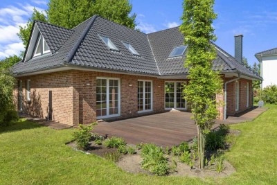 Exklusives Einfamilienhaus mit Sauna, Kamin und Traumgarten - Stilvolles Wohnen bei Potsdam