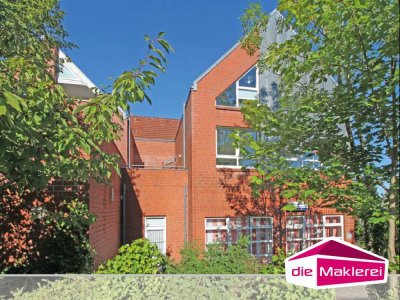 sanierte 2-Zimmer-Wohnung mit Dachterrasse in Eutin