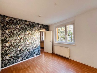 Viel Platz im Erdgeschoss - 4-Raum-Wohnung zum selbst renovieren