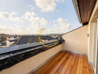 Barrierefreie, hochwertig sanierte Neubauwohnung I 4 Zimmer I KfW 55 EE - Standard I Balkon I Aufzug