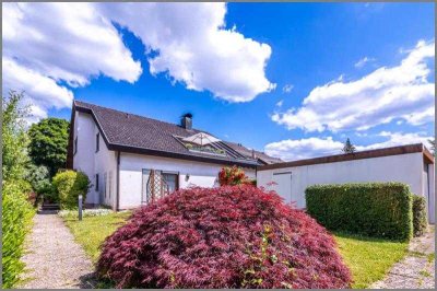 Sehr schöne DG-Eigentumswohnung mit Kamin, Loggia, Garten, Garage