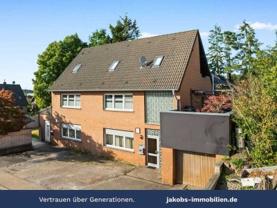 Eigennutzung möglich: Geräumige Maisonettewohnung mit Hauscharakter in ruhiger Waldlage