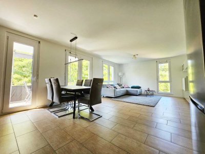Moderne, helle 3-Zimmer-Eigentumswohnung mit Balkon, Carport  in Hanau-Wolfgang – provisionsfrei