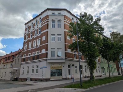 Schöne freundliche 2 Zi-Wohnung mit Balkon, Laminat, sep. Küche und Duschbad im Süden von Halle