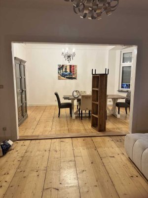 Gepflegte möblierte 4-Zimmer Wohnung mit Balkon in Bornheim