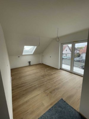 Neuwertige 4-Zimmer-Wohnung mit Balkon in Bürstadt