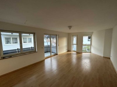 Helle 2 Zimmer Wohnung mit EBK & Süd-Balkon