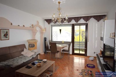 Preungesheim: Ruhige und helle 3 Zimmerwohnung mit großen Süd-West-Balkon