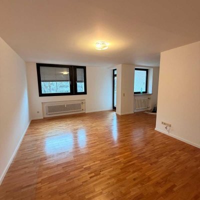 100 m² Wohnfläche: Gepflegte 4-Zimmer-Wohnung mit Balkon