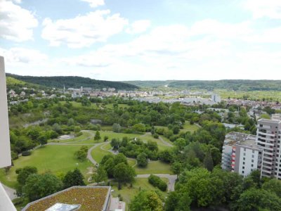 HELL, GEPFLEGT & GROßZÜGIG MIT GRANDIOSER AUSSICHT*EBK*2 BÄDER*OBERSTE ETAGE*