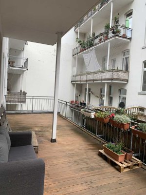 2-Zimmer-Wohnung mit Balkon/Terrasse in Wiesbaden Mitte zu vermieten!