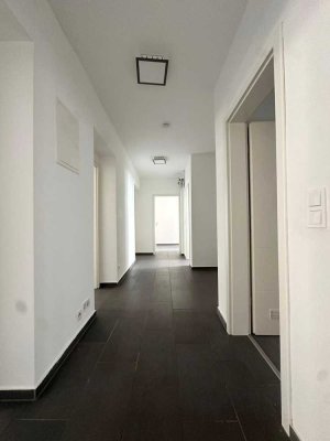 Erstklassige 4 Zi-Rendite 7,5 % in belebter Lage von Nürnberg!