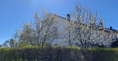 Eckhaus mit großem Garten, Südbalkon, Garage + Stellplatz in ruhiger Lage, Anliegerwohnen