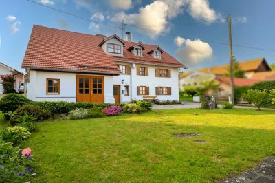 Helle und gemütliche 2-Zimmer-Dachgeschosswohnung mit Einzelgarage in Hohenfurch!