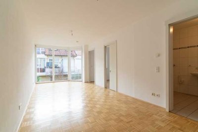 Renoviertes Senioren Apartment + 1,5 Zimmer + in bekannter Seniorenwohnanlage in Ingolstadt