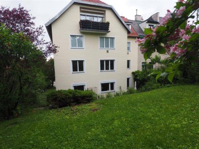 TOP AUFGETEILTE 4-ZIMMERWOHNUNG IM EG - SANIERUNGSBEDÜRFTIG