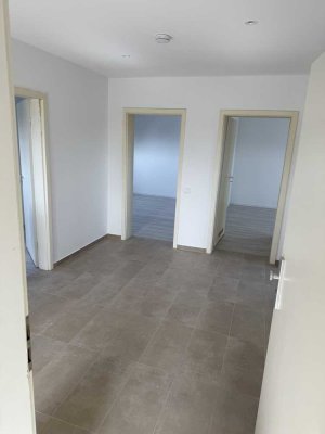 Frisch sanierte 3-Zimmer-Dachgeschosswohnung in Top-Lage von Neuss – ideal geschnitten & Bezugsfrei