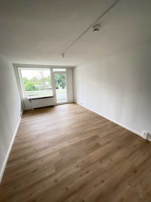 Schöne sanierte 2 zimmer Wohnung im Erdgeschoss.