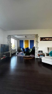 Geschmackvolle 3-Zimmer-Wohnung mit Balkon in Düsseldorf