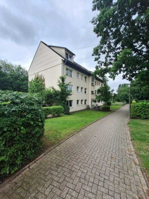 4 Zimmer Dachgeschoss Wohnung in ruhiger Lage