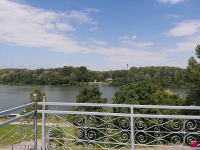 Großes Haus mit Blick auf die Donau! Mit 2 Wohneinheiten!