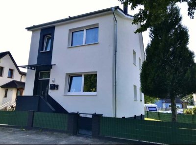 1890 € - 162 m² - 7.0 Zi.