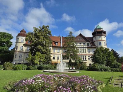 Repräsentatives Altbau-Schmuckstück am wunderschönen Mexikoplatz/Vollsaniert, großzügig und hell