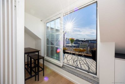 Direkt am Königsplatz: Erstbezug nach Sanierung: 2-Zi.-Dachgeschosswhg. mit Aufzug & Dachterrasse!