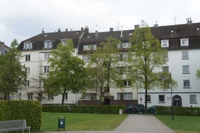 2 Zimmerwohnung in gepflegtem Wohnhaus am Platz der Republik