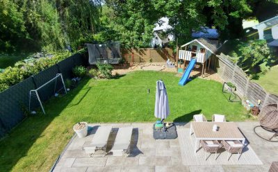 Familienidyll am Park - Doppelhaushälfte mit Wintergarten, Kamin & Traumgarten in Berlin-Rudow