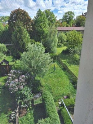 4 Zi.-Dachgeschosswohnung mit Gartennutzung