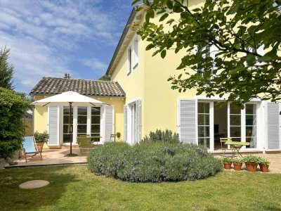 Modernes Einfamilienhaus mit Atelier in Toplage nahe See