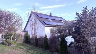 Frisch saniertes modernes Einfamilienhaus mit PV-Anlage in ruhiger Lage