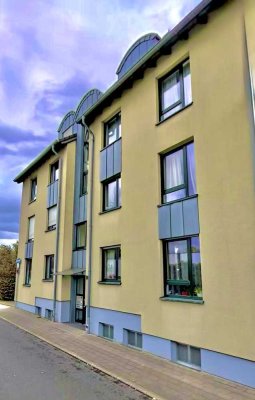 Lichtdurchflutete Dachgeschosswohung mit Balkon und Garage