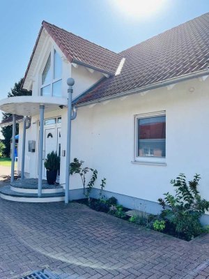 Einfamilienhaus in Leiferde mit großem Garten (inkl. Baugrundstück)
