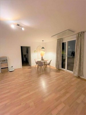 Anleger aufgepasst! Schöne, helle, zentral gelegene, vermietete Wohnung mit Balkon!