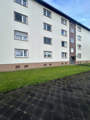 Sehr gepflegte 3,5 ZKB Wohnung kurzfristig bezugsfrei.