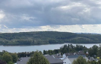 LANGSCHEID SORPESEE - Exquisites PENTHOUSE mit Seeblick - ab sofort zu vermieten