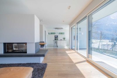 Architektur trifft Alpenblick:
Exklusives Familiendomizil im Chiemgau mit Almhütte und Schwimmteich