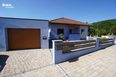 ideal für Pferde und Naturliebhaber - einladendes Einfamilienhaus mit großer Terrasse und Garage