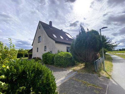 Renovierungsbedürftiges Einfamilienhaus in Alleinlage in Verl zu sofort