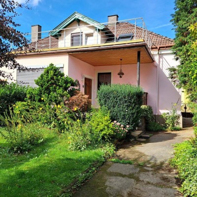 PROVISIONSFREI! Altbauflair für Mieter mit jungen Ideen!