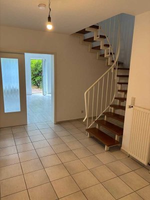 Schönes 4 Zi Reihenendhaus mit EBK in Lilienthal